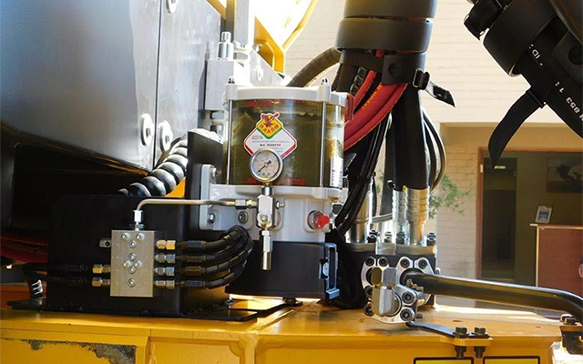 automatic greasing systems