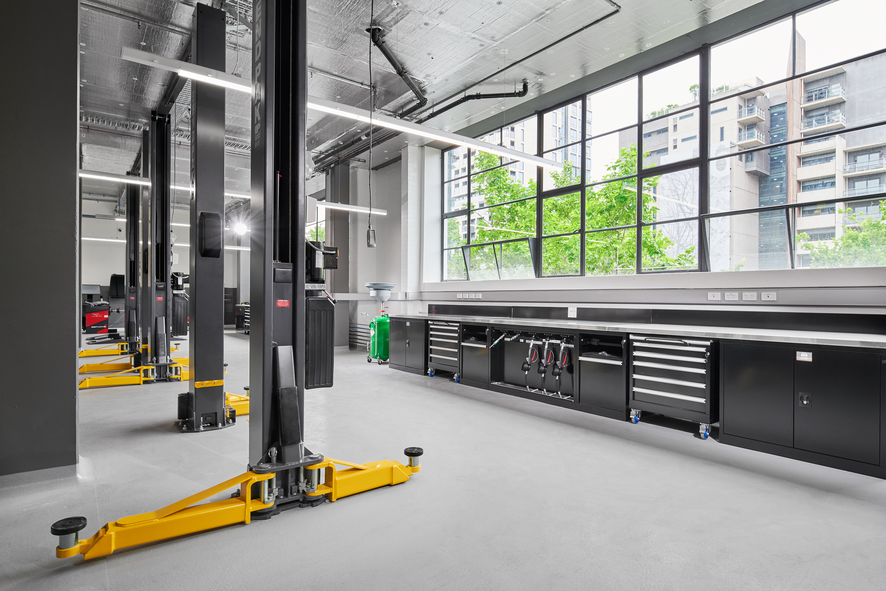 A-FLO Equipment &mdash; Toyota Melbourne City Workshop Fitout